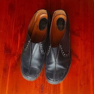 Clarks artisan black leather slip ons size 9